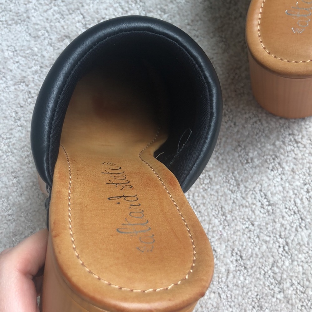 Clogs - Picture 7 of 7